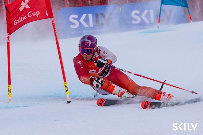 Aquesta setmana s'ha publicat la llista dels esportistes integrants de la RFEDI d'aquesta pròxima temporada 2022-2023. Entre ells, felicitar al nostre corredor @anioltorres , i també al @marcalmestres , que formarà part de l'equip de seguiment @spainsnow_rfedi 
D'altra banda, donar l'enhorabona a la @martarabat_ , que formarà part del programa de tecnificació d'U18-U21 d'esquí alpí de la FCEH @esportshivern 
Molta sort a tots 3!!! 💥🚀❄️